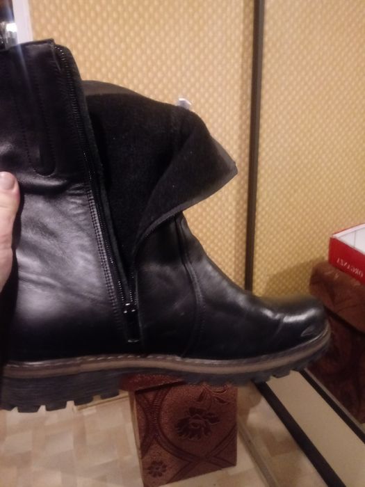 Продам осенние сапоги