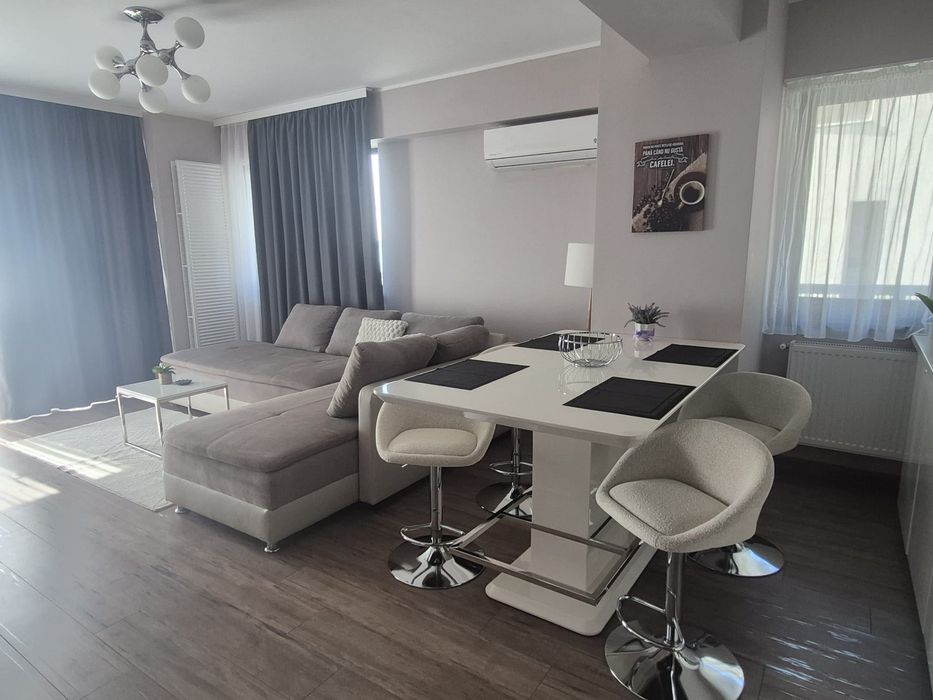 Apartment de inchiriat pe termen lung / zona Butoaie, vedere bilaterală lac / mare