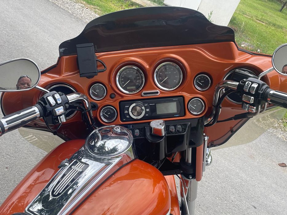 Motocicleta Harley Davidson FLHTCUI
