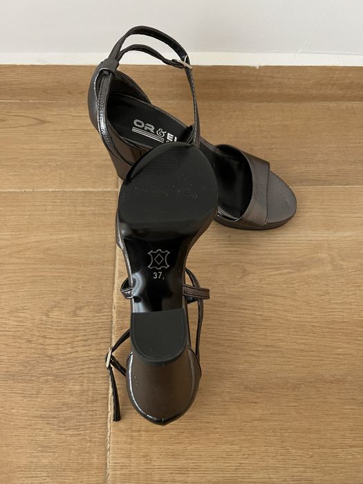 Сандали на ток 37