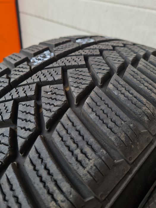 Зимни гуми 2 броя CONTINENTAL WinterContact TS850P 205 50 R17 дот 3819