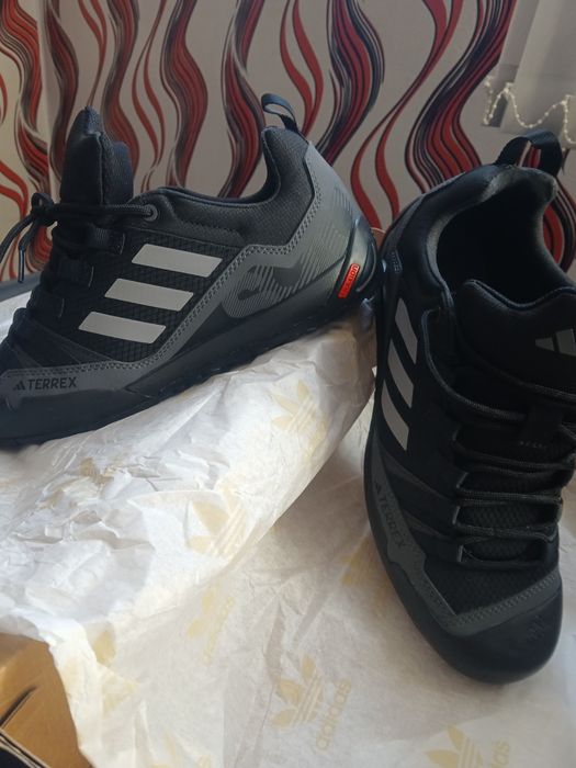 Продавам маратонки аdidas terrex