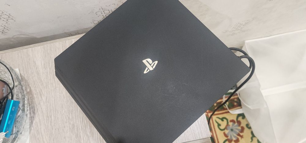 Sony play station 4pro. 1tr