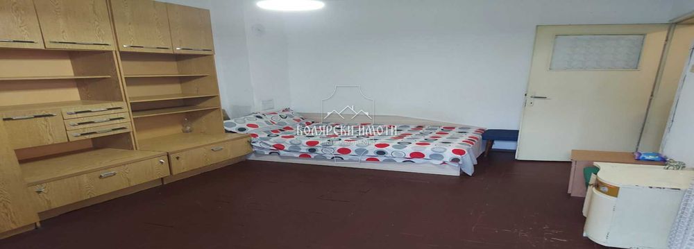 Дава се под наем Едностаен апартамент в Велико Търново, Център - 35 кв.м за 164.22 € - Снимка #3