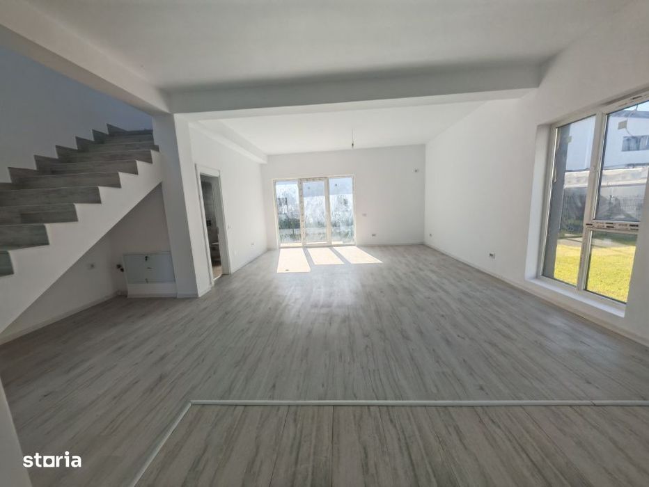 Casa Tip Duplex in Tunari – Modern si Confortabil