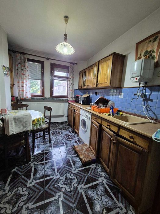 Еднофамилна двуетажна къща!!! Разбойна!!!