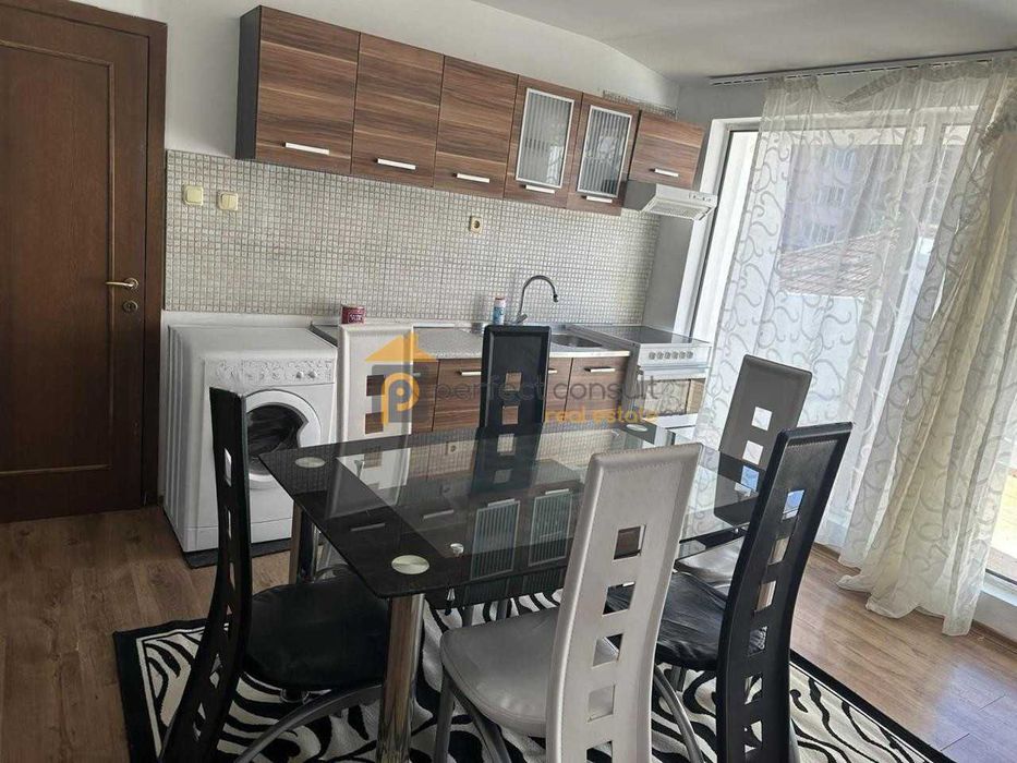 Дава се под наем Тристаен апартамент в Пловдив, Център - 120 кв.м за 400 € - Снимка #1