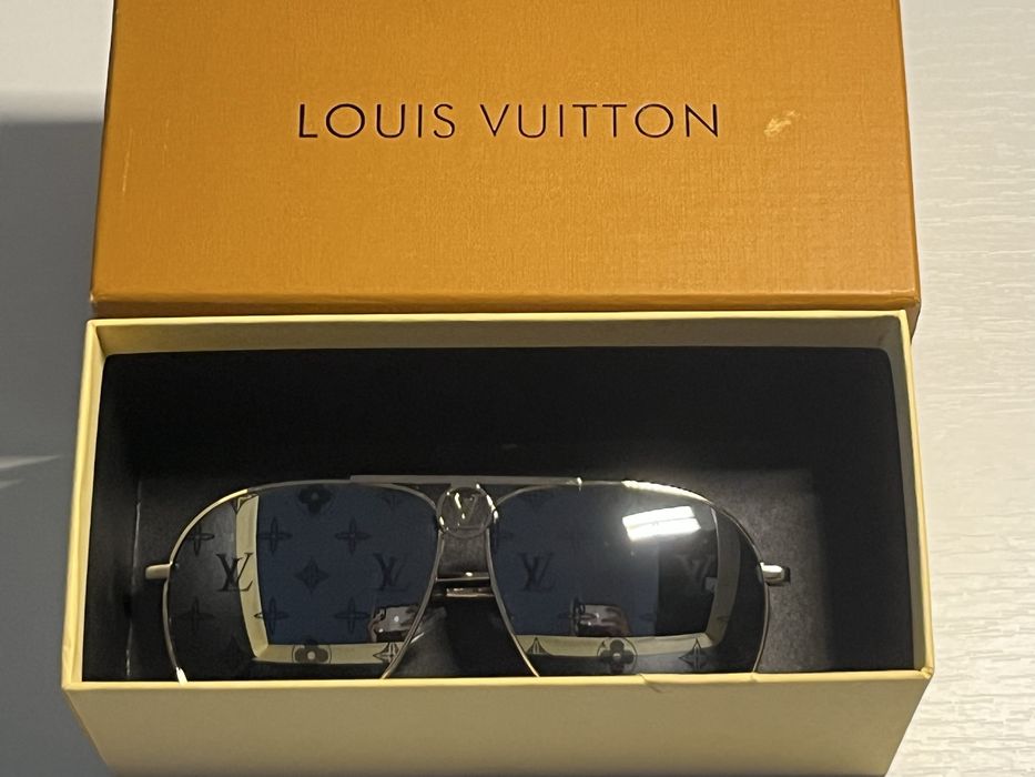 Vând ochelari de soare Louis Vuitton
