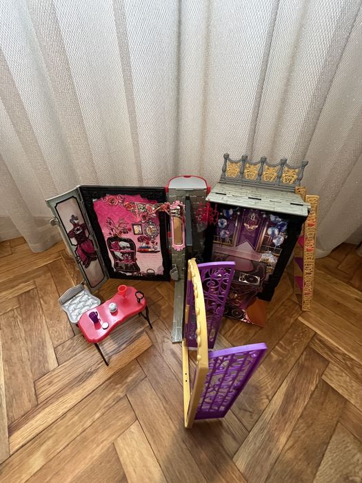 Оригинални кукли  Ever Afrer  high , колекция следваща серия Monster high на Matel