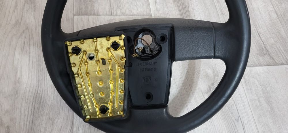 Продам руль пассат б3