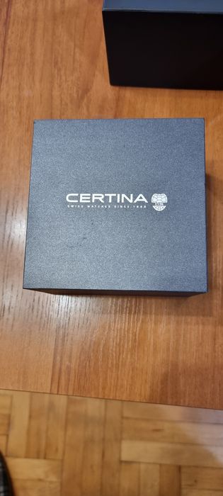 Продавам кутия за часовник CERTINA