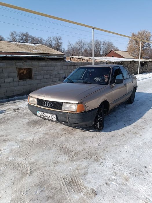 Автомобиль Ауди 80