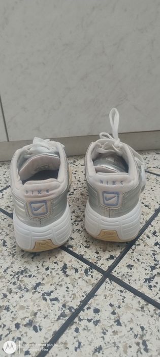 Оригинални дамски маратонки Nike