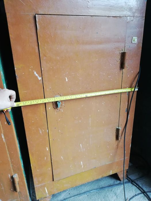 Продам сейф металлический