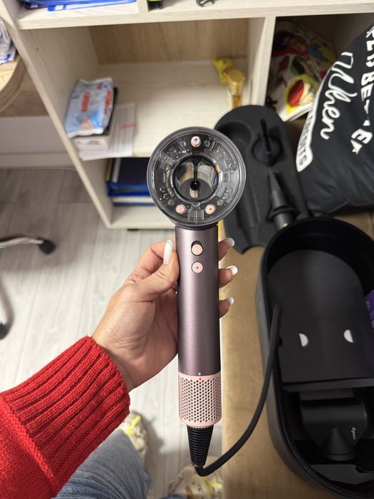 Uscător de păr Dyson Supersonic Nural – nou