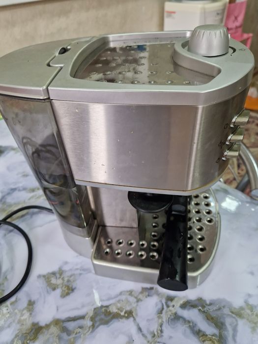 Кофеварка рожковая Delonghi