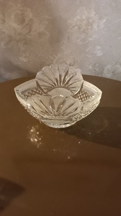 Хрустальные изделия сервантного хранения в отличном состоянии