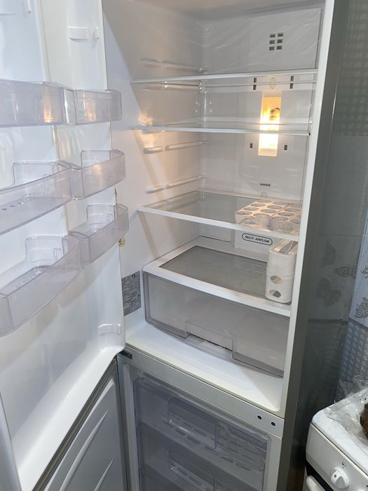 Продам холодильник LG