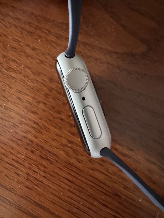 Продам часы iWatch SE 40mm