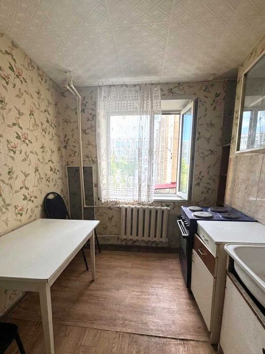 Продаю 3 ком.кв. Общая площадь 60 кв. м., кухня 8 кв.м. Восток 5