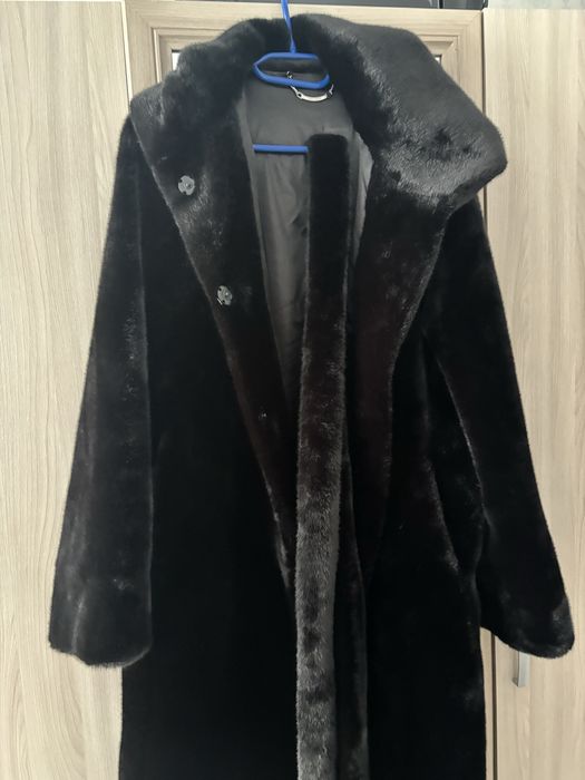 Продаю срочно новую шубу эконорку длинную. Торг