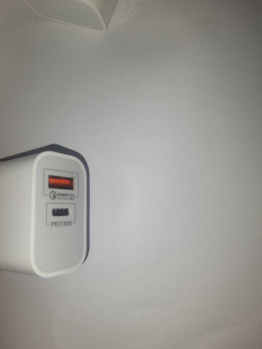 Нови адаптери зарядни 18w 20w лот