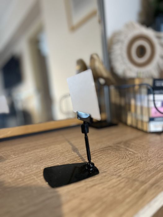 Etichete negre pentru scrierea prețurilor inalte