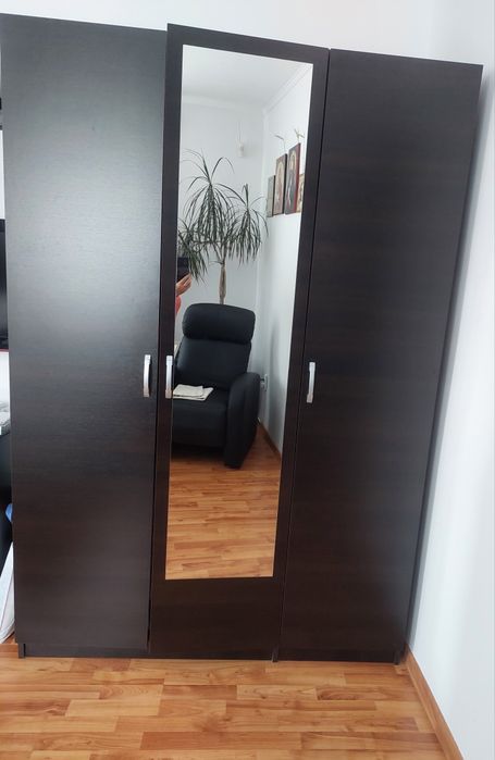 Dulap +vitrina sufragerie