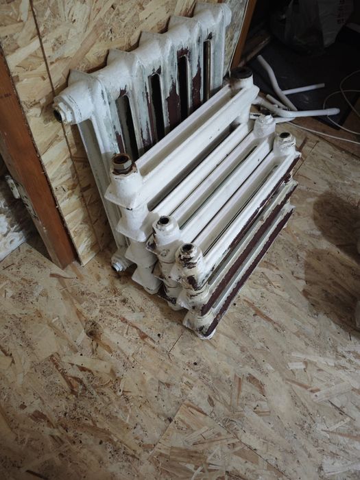 Продам батареи чугунные