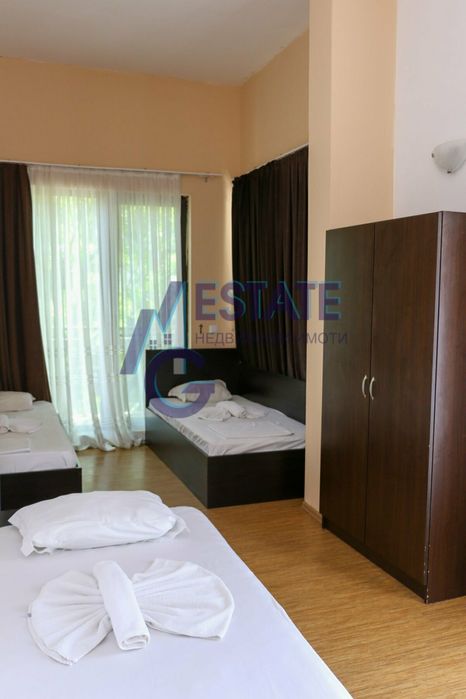 Тристаен апартамент на Първа Линия Море в Созопол.