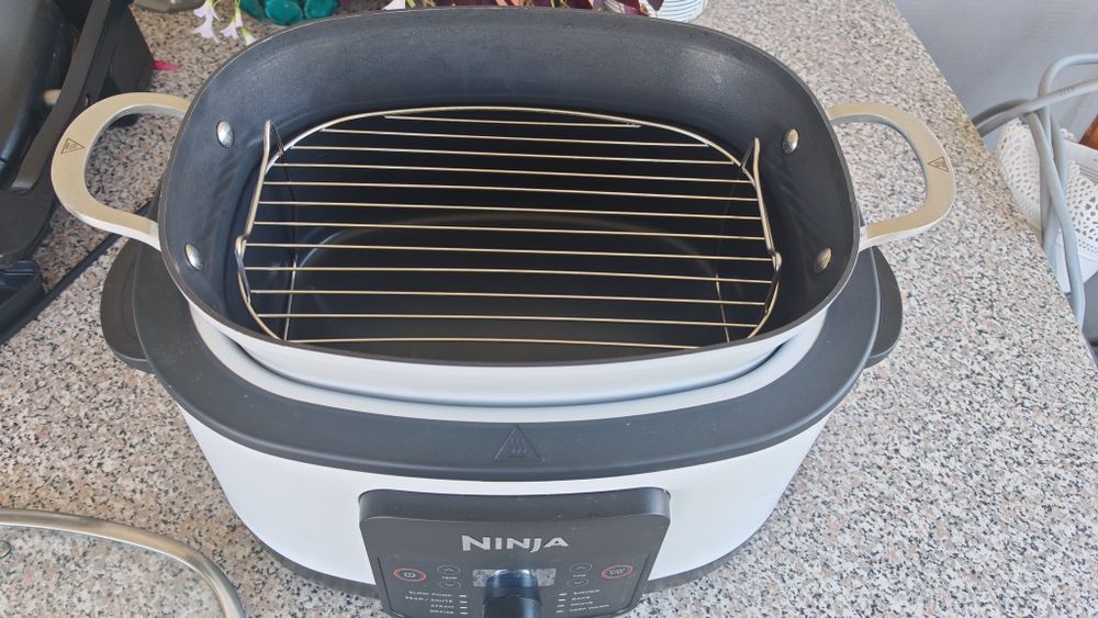 Multicooker Ninja Foodi PossibleCooker 8L (MC1001UKWH) – Stare ca nouă (folosit de ~10 ori)