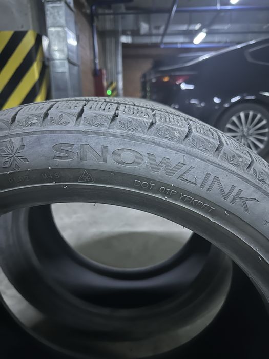 Шины зимние 255/45R20