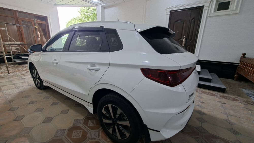 BYD e2 седан 2024йил