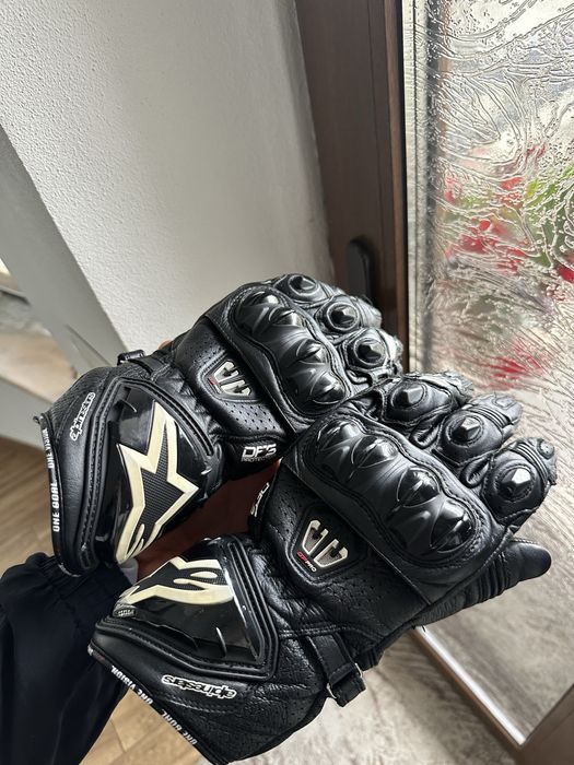 Mănuși Alpinestars GP Pro R2 – originale, stare foarte bună