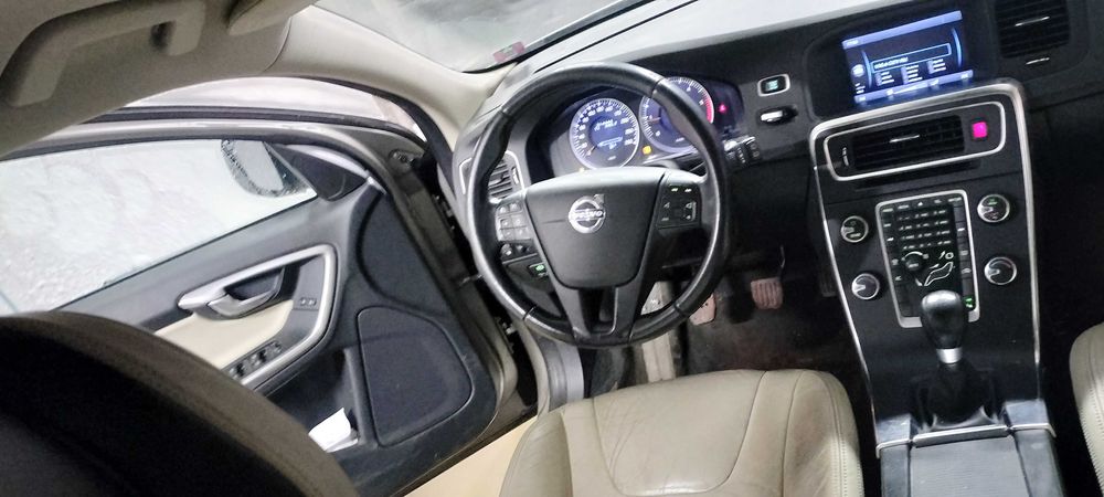 Vand masina Volvo v60