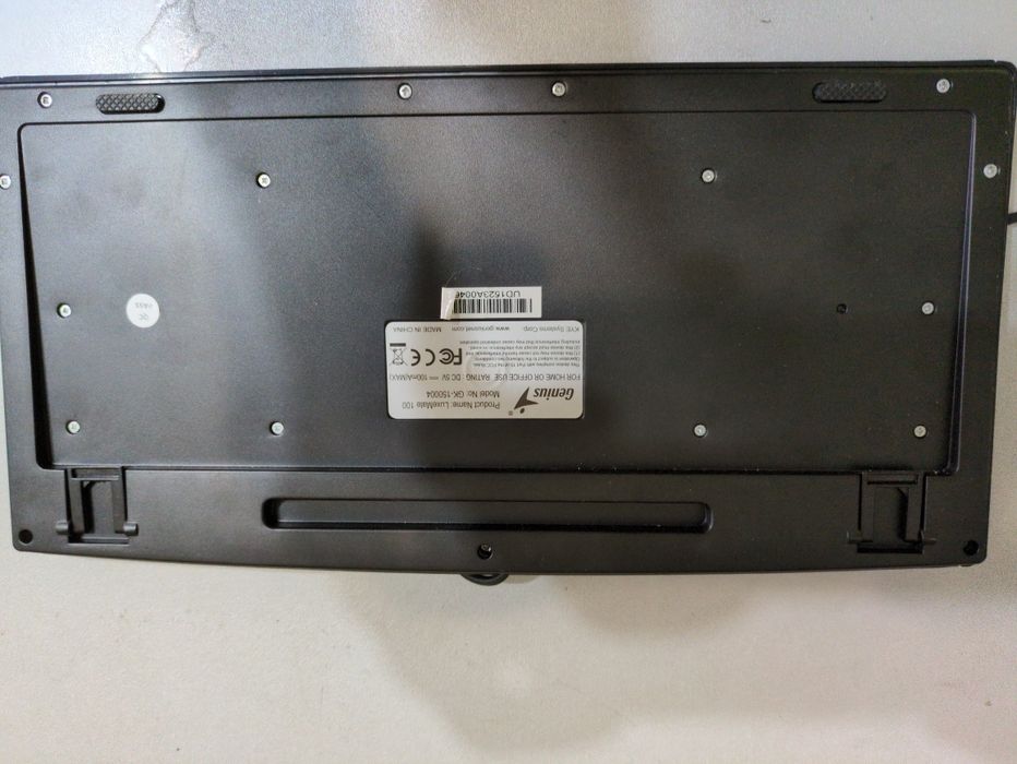 Проводная мини-клавиатура Genius LuxeMate 100.