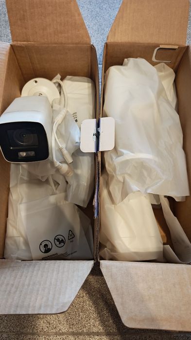 6 camere Hikvision DS-2CD2087G2-LU + 1 camera Hikvision DS-2SE4C425MWG-E + 1 NVR Hikvision DS-7616NXI-I2/16/P/S + 1 switch HP ARUBA INSTANT-ON JL683A