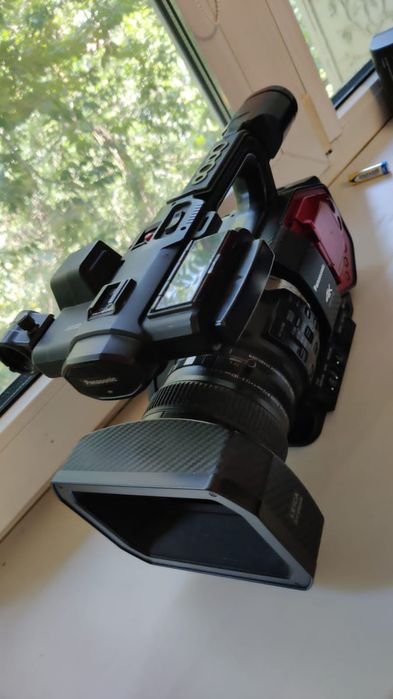 Видеокамера Panasonic AG-DVX200 4K