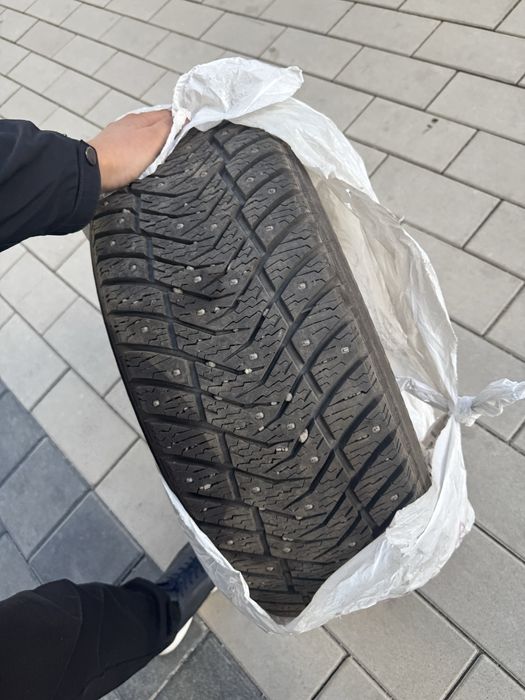 продам шины с шипами