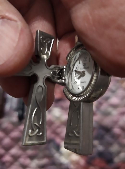 продам часы наручные