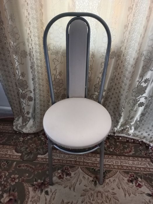 Продам стулья состояние хорошее