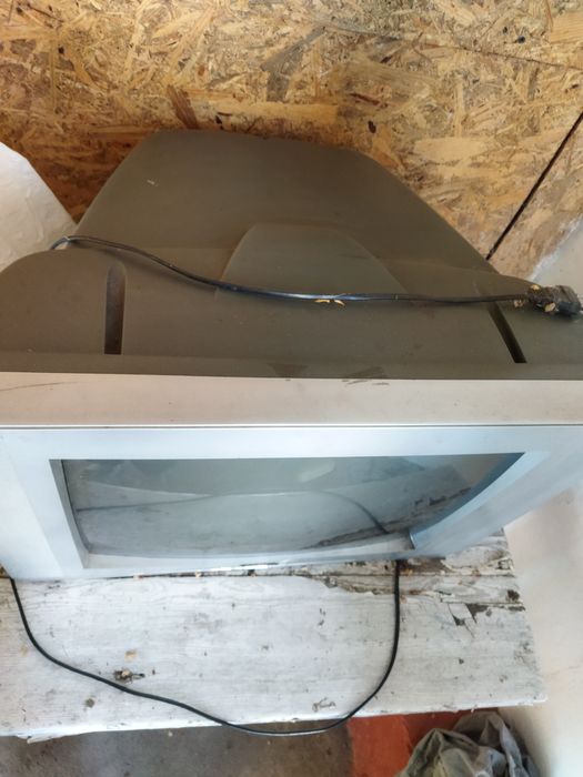 Телевизор цветной пульт есть