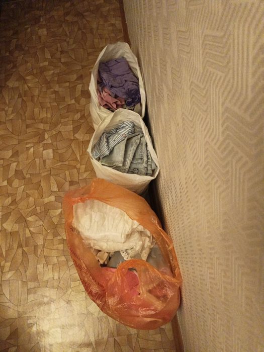 Отдам даром вещи на девочку 5-6 лет