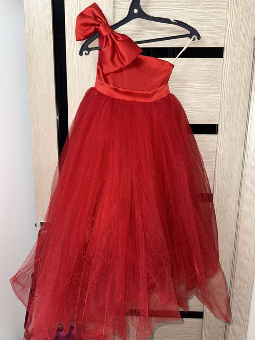 Нарядные платья для девочек