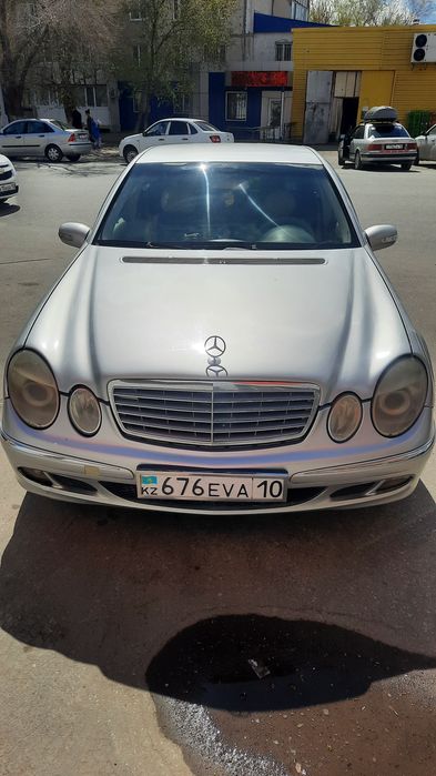 Мерседес     211