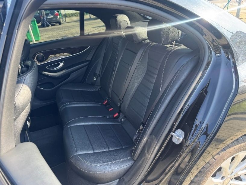 MERCEDES-Benz e220