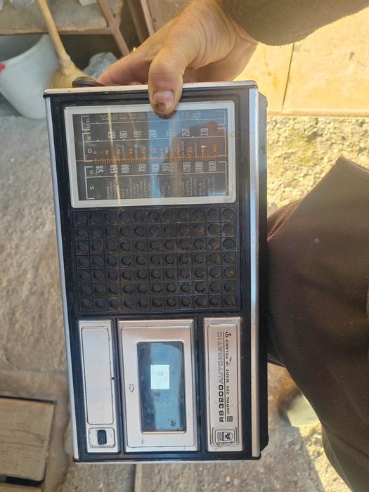 Vând radiocasetofon RB 3200