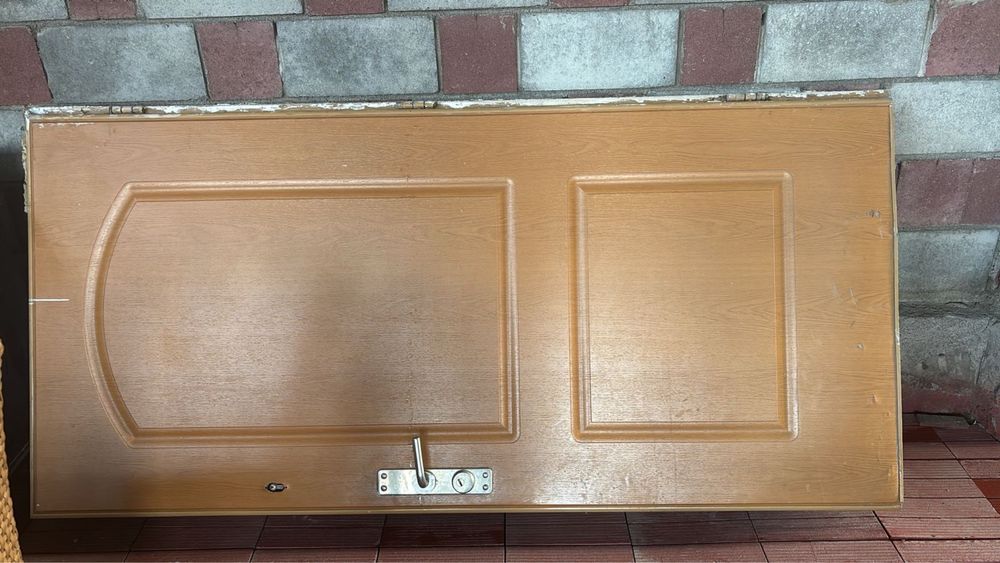 Продам входную дверь