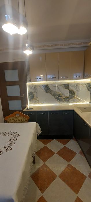 Închiriez apartament 3 camere