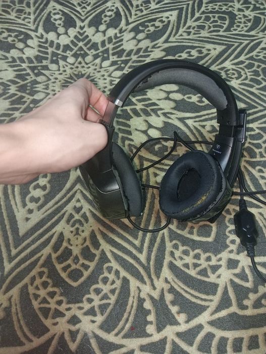 Продаю игровые наушники